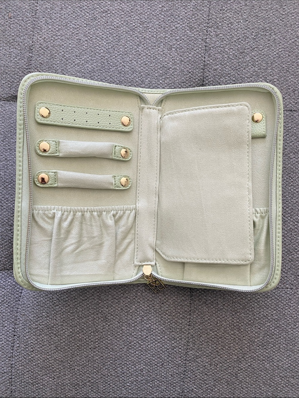 Michael Hill Jewelry Travel Case with Gold Hardware NWOT